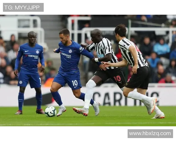 足球球星突遇生理需求紧急状况赛场奔波急找厕所背后故事揭秘