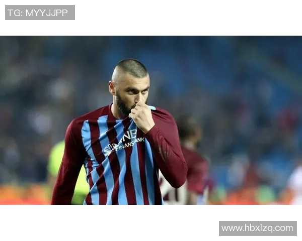 巴黎足球巨星闪耀绿茵场引领球队走向辉煌新时代